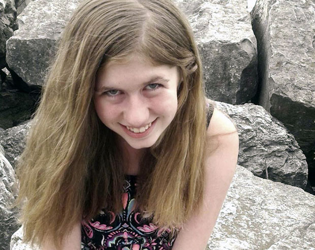 УБИО ЈОЈ РОДИТЕЉЕ, ПА ЈЕ ДРЖАО У ЗАРОБЉЕНИШТВУ: После три месеца пронађена отета девојчица, киднапер ухапшен (ФОТО)